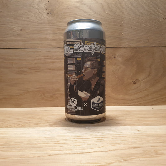 De Moersleutel Mmm.... Tubed Meat From A Wall